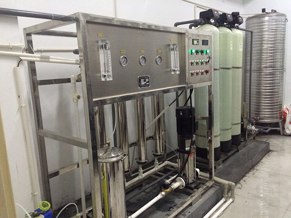 单位直饮水设备是如何工作的?